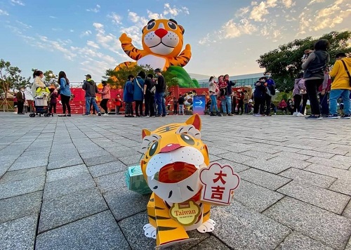 台灣燈會中央燈區 2月13日衛武營開始亮相！ 註冊燈會防疫平台　限量「大吉虎」小提燈、中央主燈開燈展演啟動預約